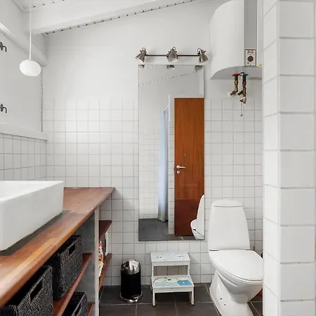 1608-aakirkeby-loftsgardsskoven-5 *