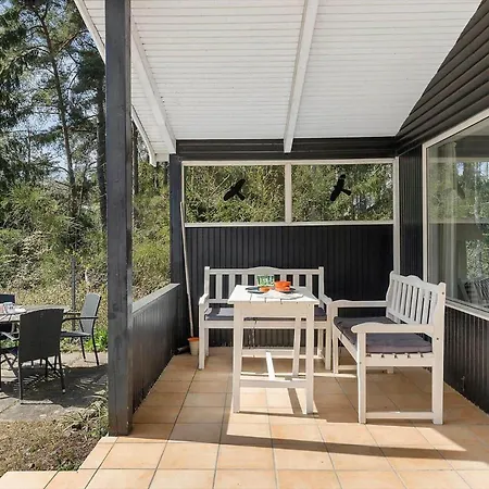 1608-aakirkeby-loftsgardsskoven-5 Vakantiehuis